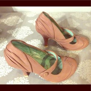 Irregular Choice Mauve 3.5” Heels Size 6